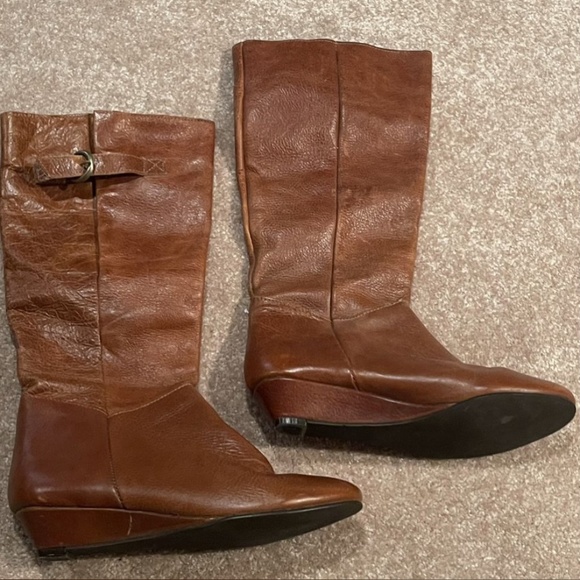 Tall light brown boots - Picture 2 of 2